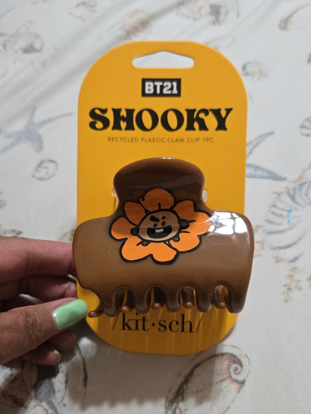 Kitsch Shooky Brown Flower Hair Claw Clip